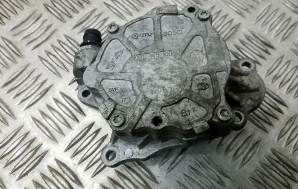 Volkswagen Golf VI Vacuum pump 03L145100G