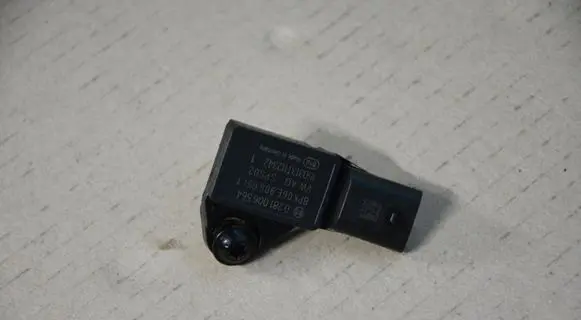 Audi A4 S4 B9 8W Air pressure sensor 06E906051T