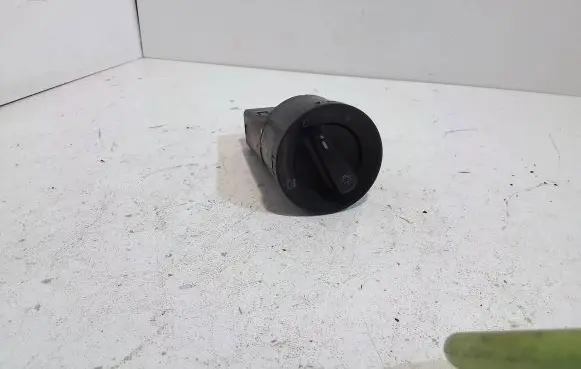 Volkswagen Golf IV Light switch 3B0941533B