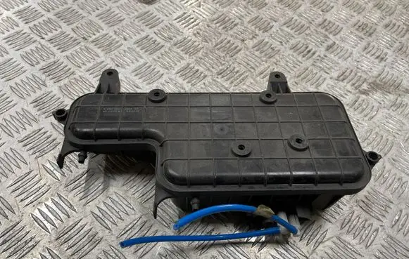 Mercedes-Benz E W212 Central locking vacuum pump A000800