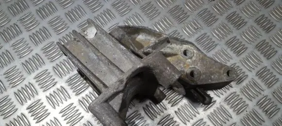 Opel Vectra B Engine mounting bracket 9191202 74266302