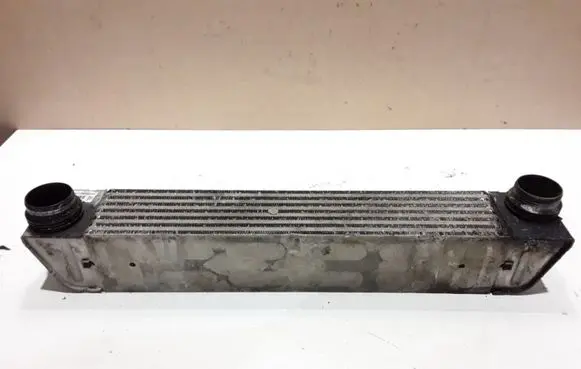 BMW 5 E60 E61 Intercooler radiator 7795823