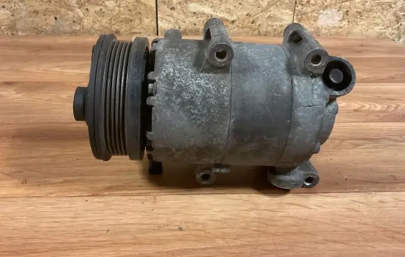 Volvo V50 Air conditioning (A/C) compressor (pump)