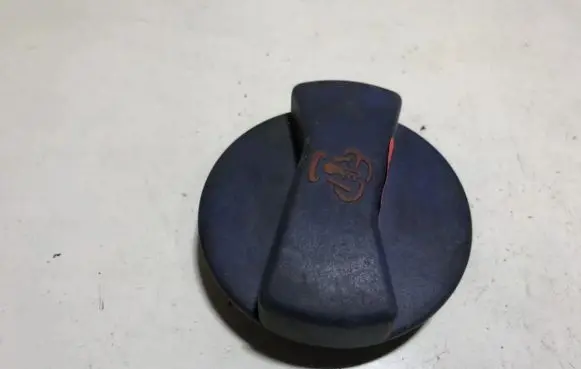 Audi A4 S4 B5 8D Coolant expansion tank/reservoir cap 1j0121321b