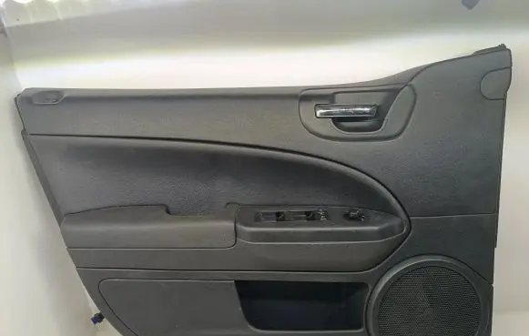 Dodge Caliber Front door card panel trim L0191319AA 91064 9593