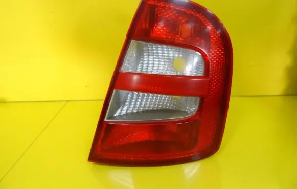 Skoda Fabia Mk1 (6Y) Rear/tail lights 6Y6945096B 6Y6945112B