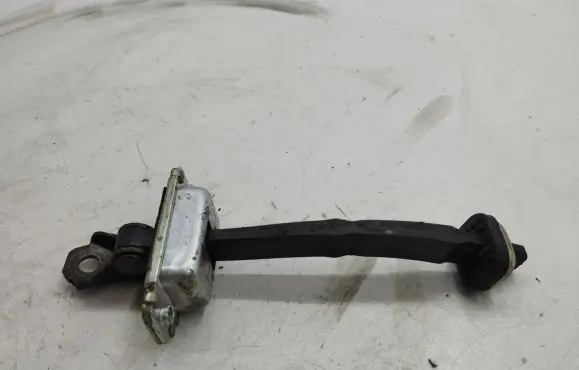 Opel Antara Rear door check strap stopper