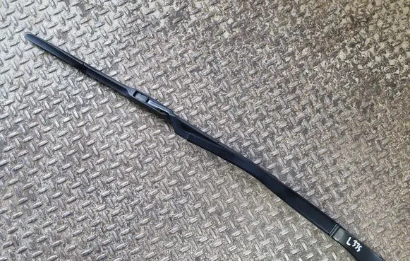 Dodge Durango III Windshield/front glass wiper blade 