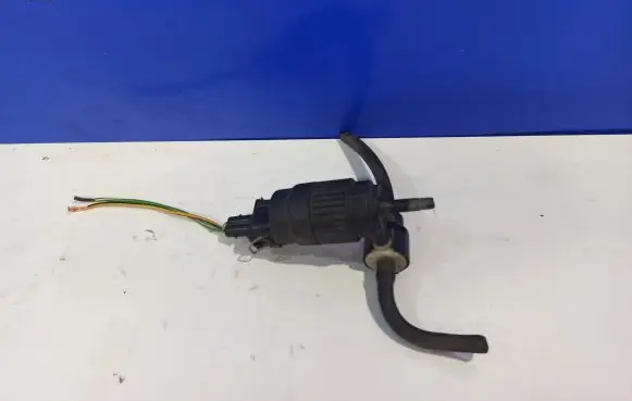 Saab 9-5 Headlight washer pump 32019225