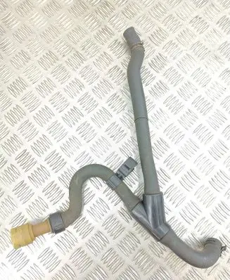 Opel Zafira C Engine coolant pipe/hose 13358864 565563897