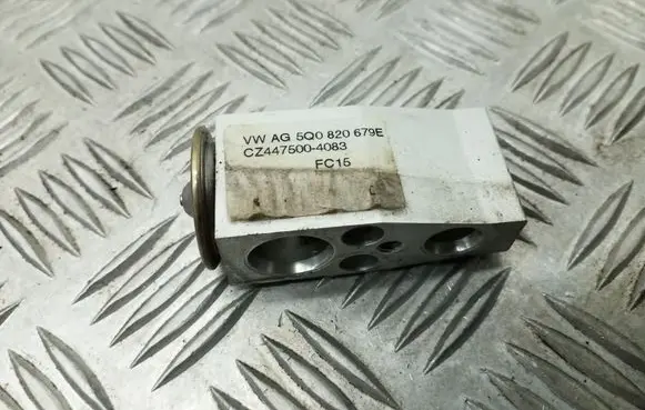 Volkswagen PASSAT B8 Air conditioning (A/C) expansion valve 5Q0820679E
