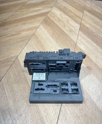 Mercedes-Benz E W211 SAM control unit 2115453901