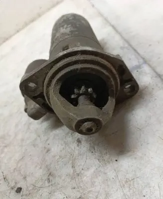 BMW 5 E34 Starter motor 0001108064 1005821411