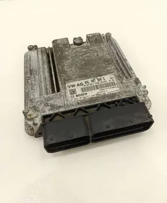 Volkswagen Jetta VI Engine control unit/module 04L907309G 0281019641
