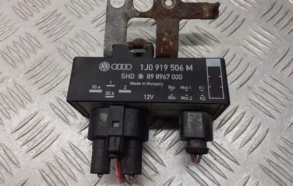 Skoda Fabia Mk1 (6Y) Coolant fan relay 1J0919506M