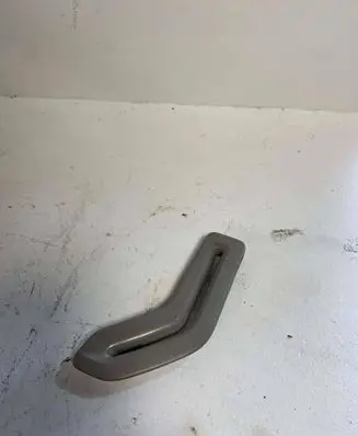 Volvo V50 Seat belt trim 8665745
