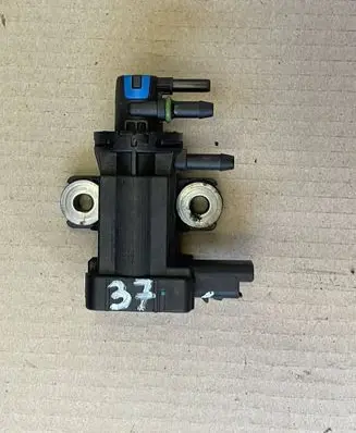Ford Kuga II Turbo solenoid valve 9808206880 10652829 12152158