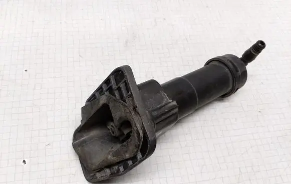 Nissan Primera Headlight washer spray nozzle