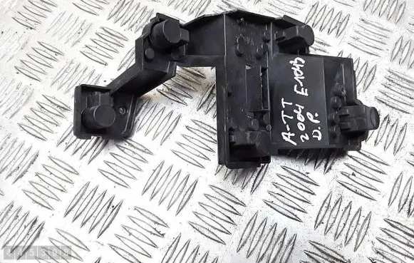 Audi TT Mk1 Tail light bulb cover holder 89100110