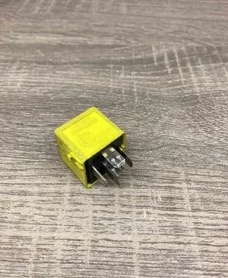 BMW 3 E46 Other relay 1389105 V23134K52X181