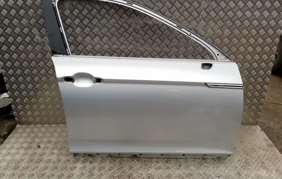 Volkswagen PASSAT B8 Front door