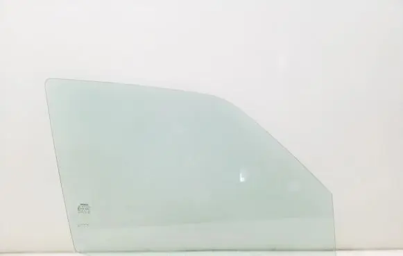 Nissan Juke I F15 Front door window glass four-door