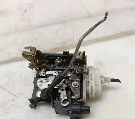 Audi A3 S3 8L Front door lock 8L1837015
