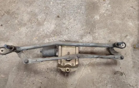 Citroen C5 Front wiper linkage and motor 0390241700