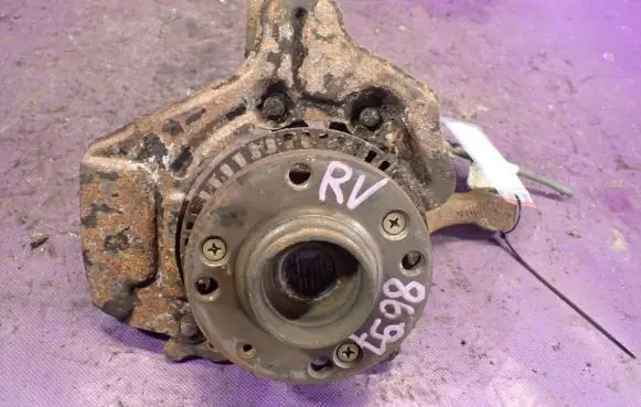 Volkswagen Polo III 6N 6N2 6NF Front wheel hub spindle knuckle