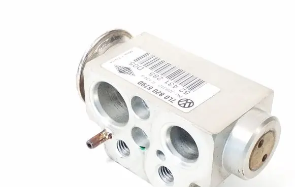 Audi Q7 4L Air conditioning (A/C) expansion valve 7L0820679D