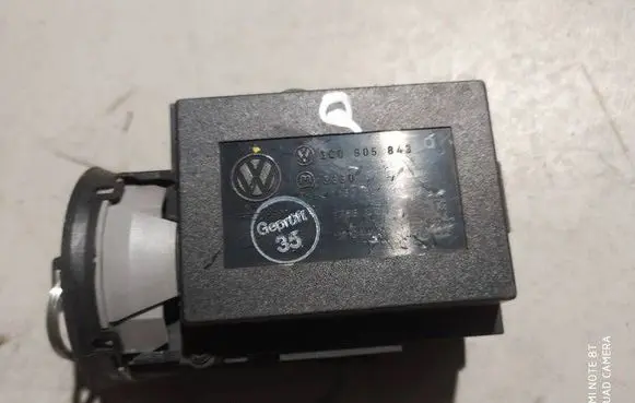Volkswagen PASSAT B6 Ignition lock 3C0905843Q