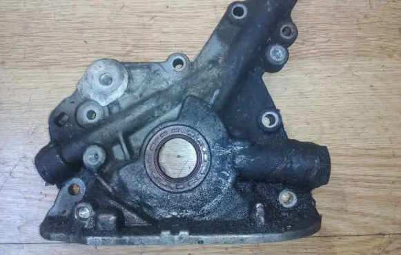 Opel Astra F Oil pump 90400091