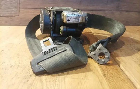 Audi A2 Front seatbelt