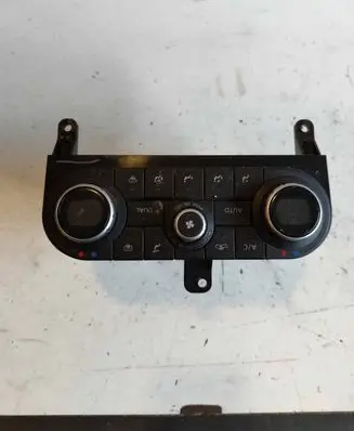 Nissan Qashqai+2 Climate control unit 27500BR47A