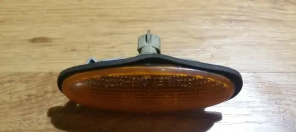 Mazda 323 Front fender indicator light 0464120 046-4120