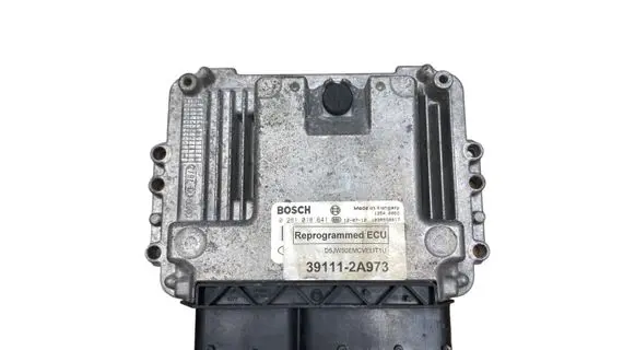 KIA Ceed Engine control unit/module 391112A973 0281018641 1039S58817