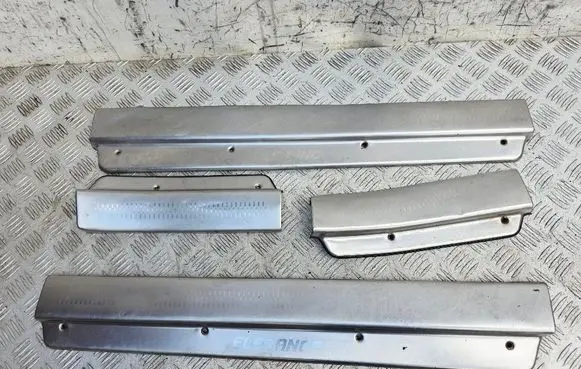 Mitsubishi L200 Front sill trim cover