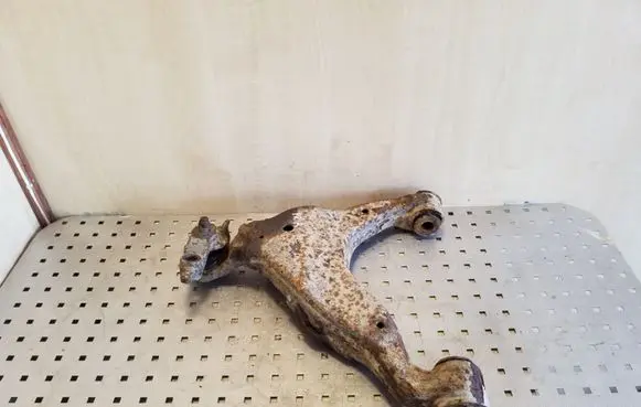 Toyota Land Cruiser (J120) Front lower control arm/wishbone