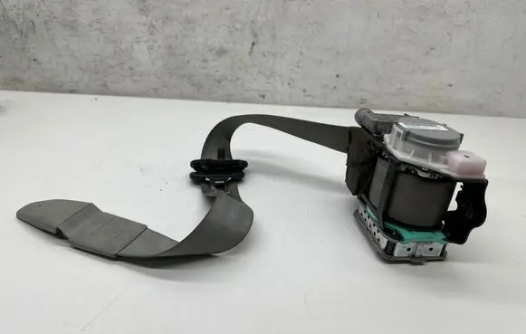 Audi A4 S4 B8 8K Front seatbelt 3066322 019191208 KR15H8H24B