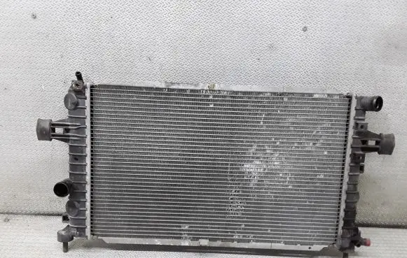 Opel Astra H Coolant radiator 13129047