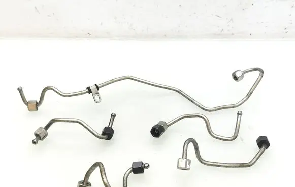 Mazda CX-5 Fuel injector supply line/pipe
