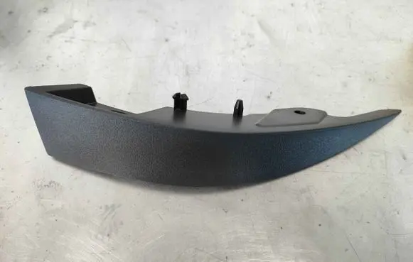 Front bumper lip