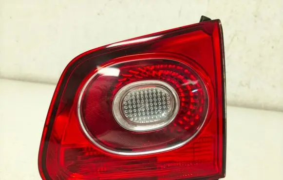 Tailgate rear/tail lights