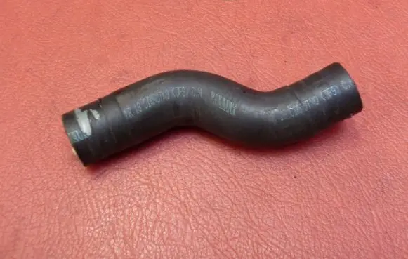 Renault Trafic III (X82) Engine coolant pipe/hose
