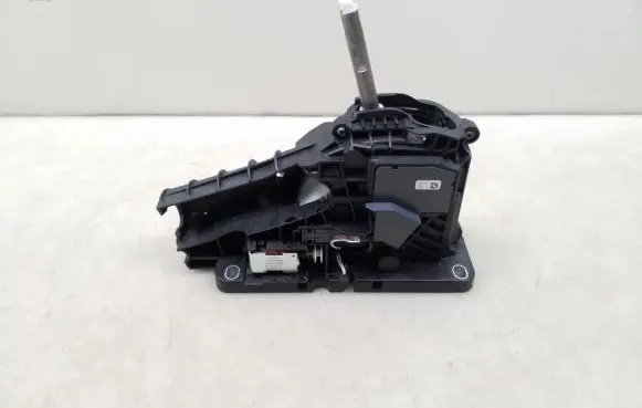 Volvo S90, V90 Gear shifter/selector 31437769