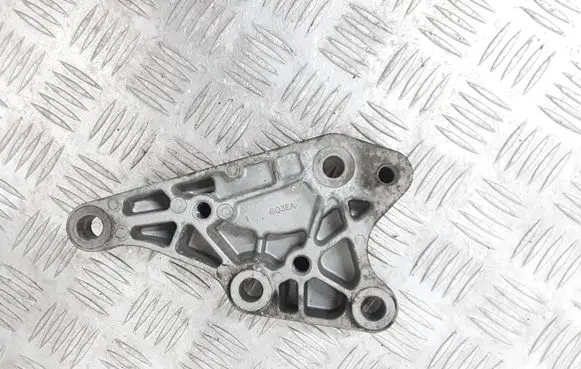 Volvo V50 Gearbox mounting bracket 31330117