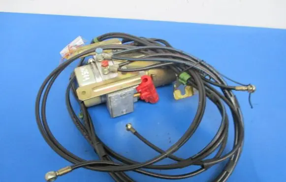 Opel Astra F Central locking vacuum pump 
