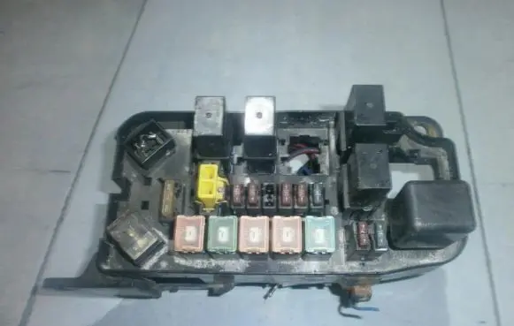 Mitsubishi Colt Fuse box set