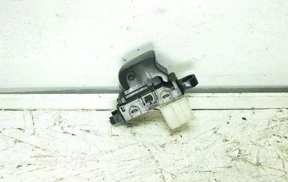 Nissan Pulsar Electric window control switch