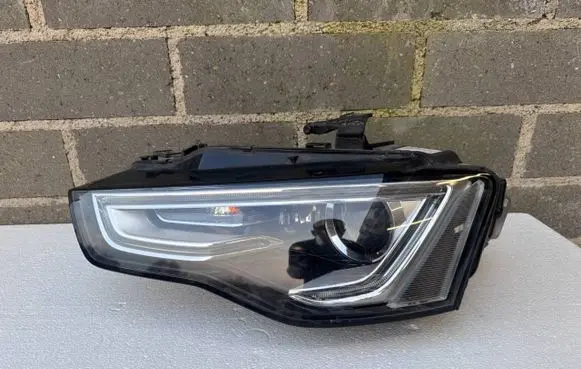 Audi A5 8T 8F Headlight/headlamp 8T0941031C